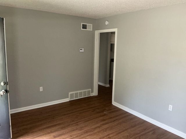 901 CHESTERTON DR, Memphis, TN 38127