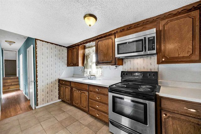 55 E Boundary Rd, Medicine Park, OK 73557