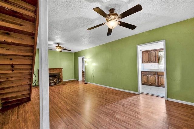 55 E Boundary Rd, Medicine Park, OK 73557