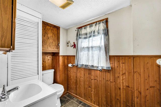 55 E Boundary Rd, Medicine Park, OK 73557