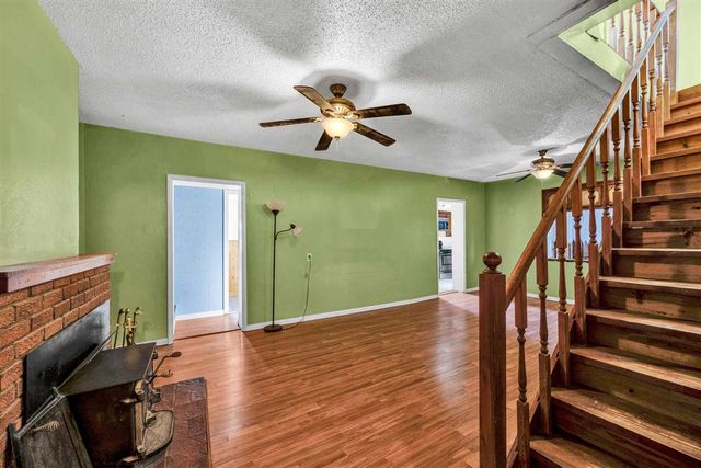 55 E Boundary Rd, Medicine Park, OK 73557