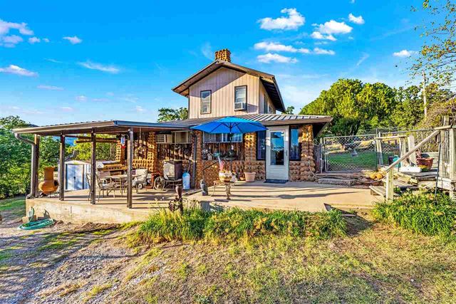 55 E Boundary Rd, Medicine Park, OK 73557