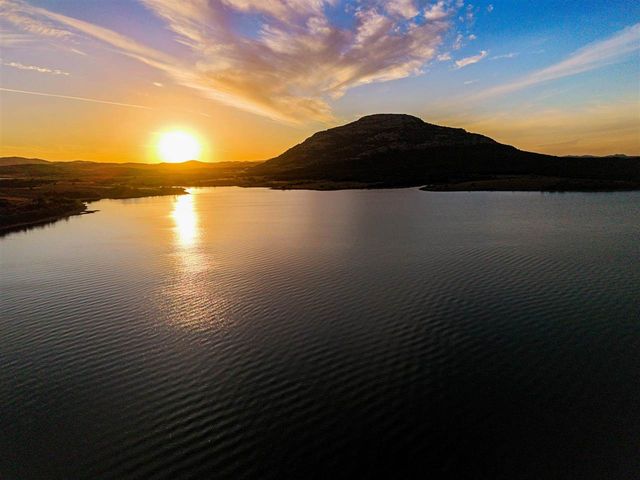 55 E Boundary Rd, Medicine Park, OK 73557