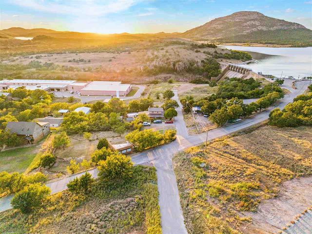 55 E Boundary Rd, Medicine Park, OK 73557