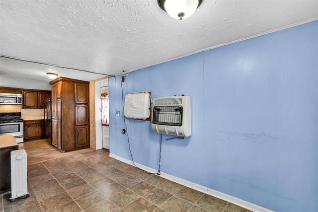 55 E Boundary Rd, Medicine Park, OK 73557