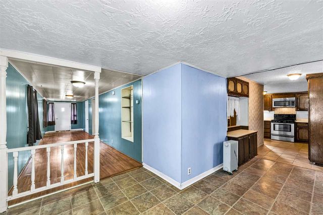 55 E Boundary Rd, Medicine Park, OK 73557