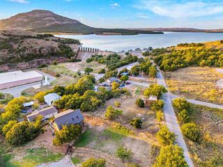 55 E Boundary Rd, Medicine Park, OK 73557