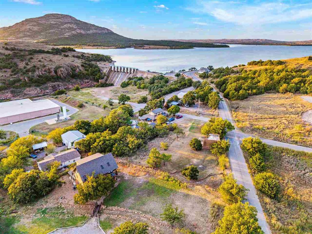 55 E Boundary Rd, Medicine Park, OK 73557