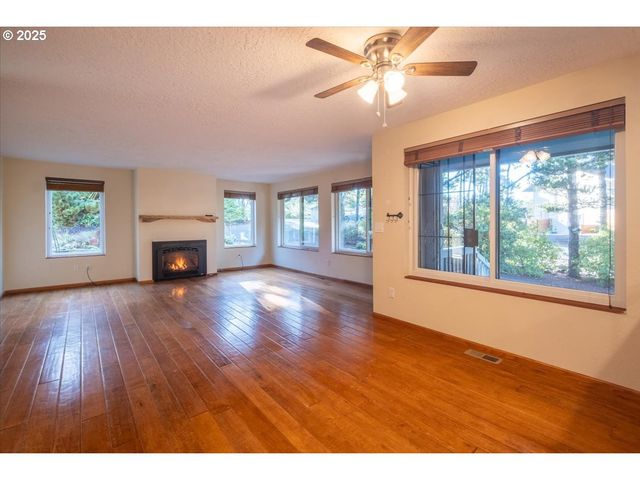 5740 PALISADES Dr, Lincoln City, OR 97367