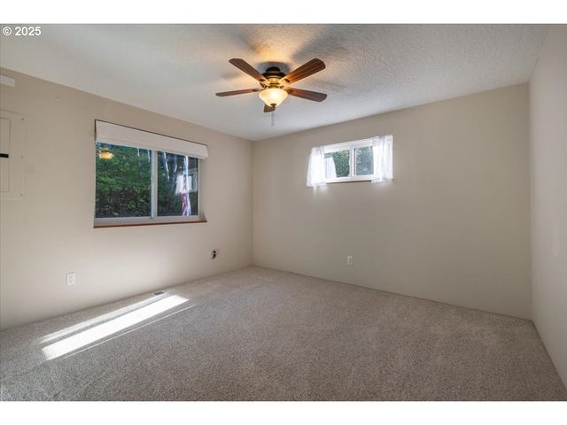 5740 PALISADES Dr, Lincoln City, OR 97367