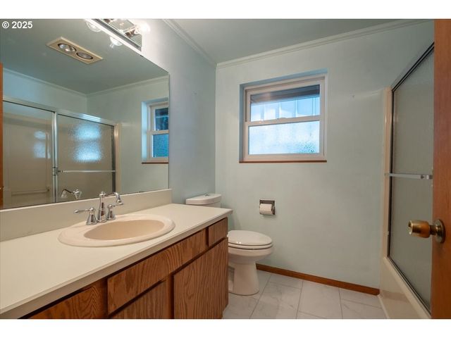 5740 PALISADES Dr, Lincoln City, OR 97367