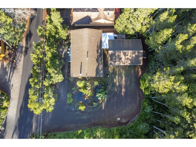 5740 PALISADES Dr, Lincoln City, OR 97367