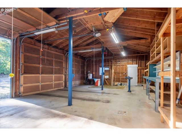 5740 PALISADES Dr, Lincoln City, OR 97367