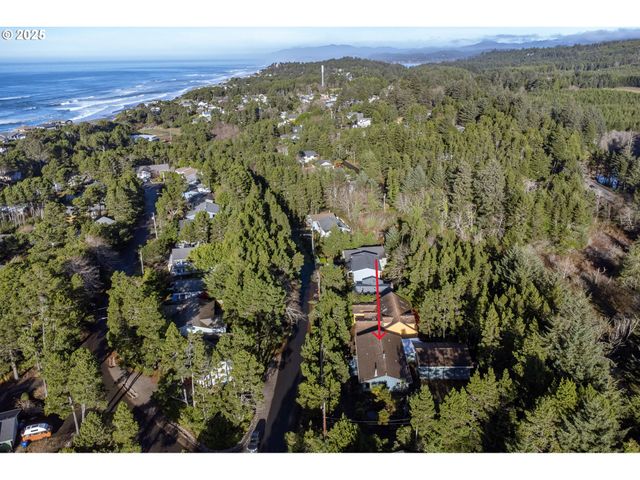5740 PALISADES Dr, Lincoln City, OR 97367