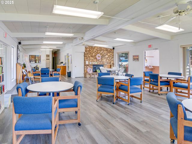 5740 PALISADES Dr, Lincoln City, OR 97367