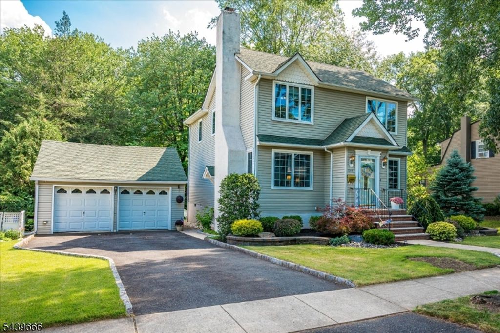 844 Milton Blvd, Rahway City, NJ 07065