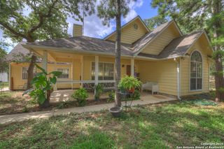 329 Lost Trail Circle, La Vernia, TX 78121