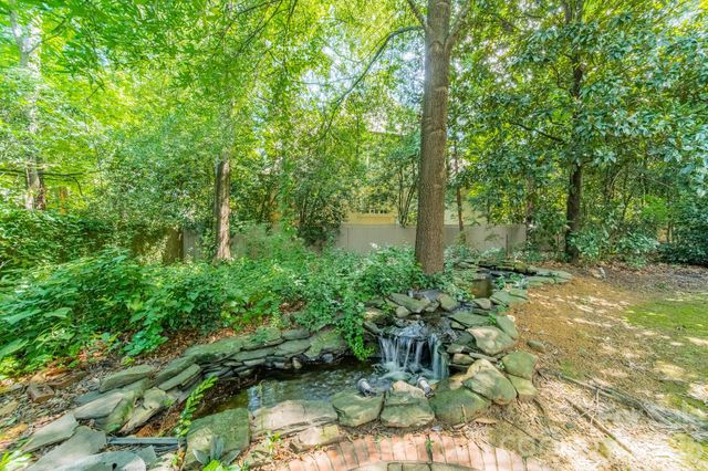 304 S Canterbury Road, Charlotte, NC 28211