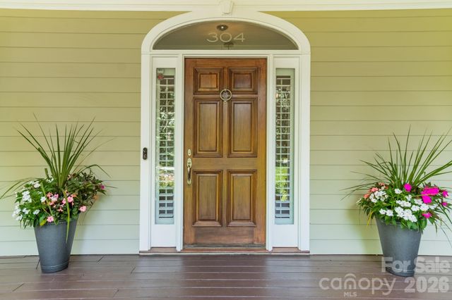 304 S Canterbury Road, Charlotte, NC 28211