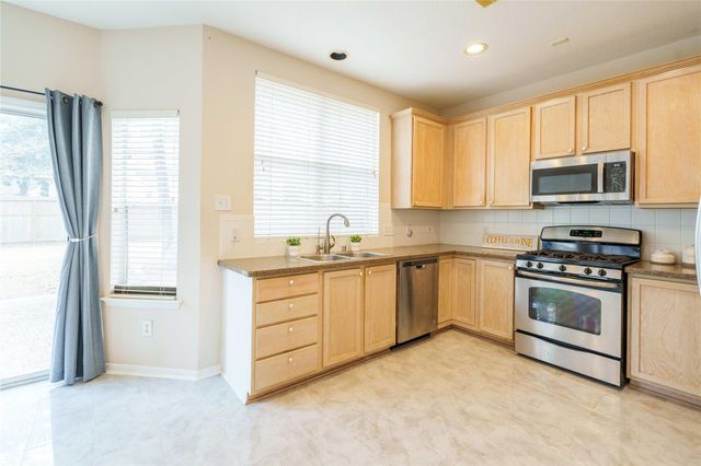 2 Mystic Glade Court, Spring, TX 77382