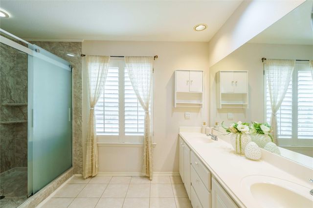 2 Mystic Glade Court, Spring, TX 77382