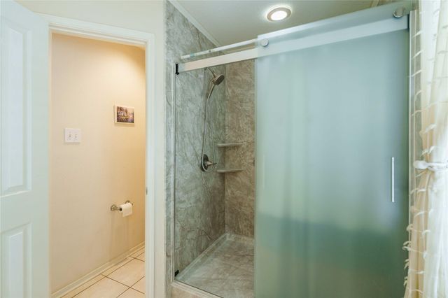 2 Mystic Glade Court, Spring, TX 77382