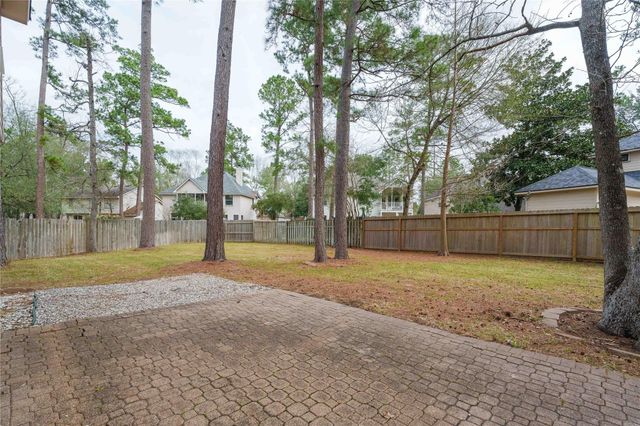 2 Mystic Glade Court, Spring, TX 77382