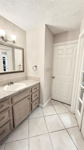 2016 Main Street 1113, Houston, TX 77002