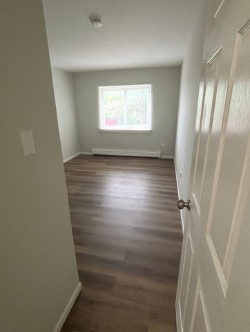 555 Deepwoods Drive 2E, Mundelein, IL 60060