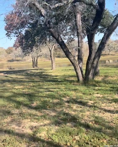 1075 Clear Lake Loop, Poteet, TX 78065