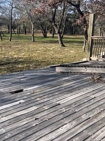 1075 Clear Lake Loop, Poteet, TX 78065