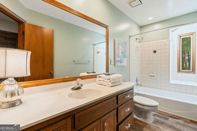 4004 Woodridge Court, Duluth, GA 30096