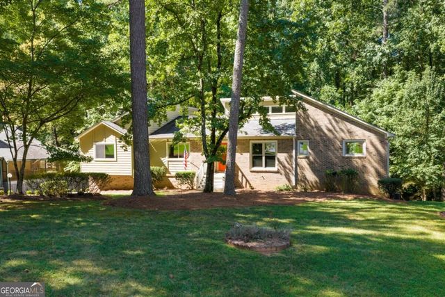 4004 Woodridge Court, Duluth, GA 30096