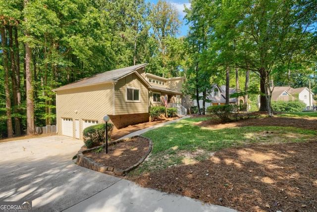 4004 Woodridge Court, Duluth, GA 30096