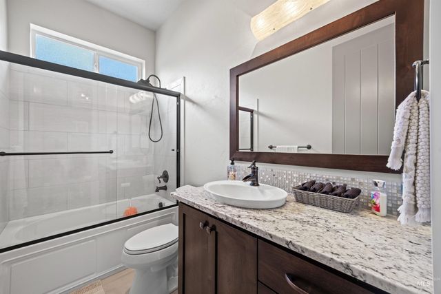 6779 N Pira Avenue, Meridian, ID 83646