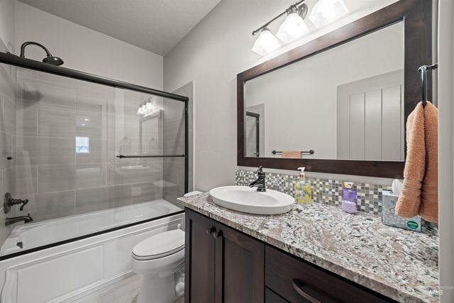 6779 N Pira Avenue, Meridian, ID 83646