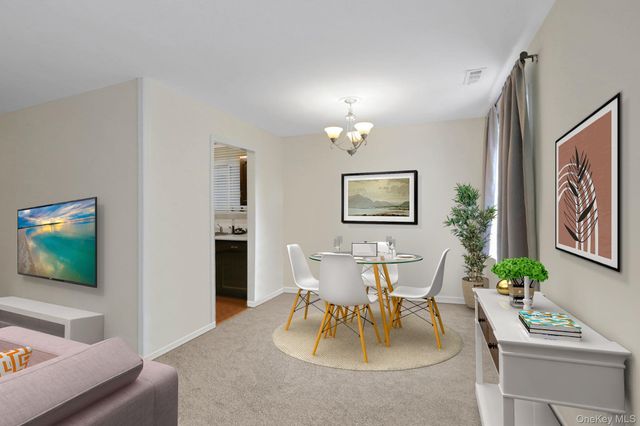 302 Commons Way E, Fishkill, NY 12524