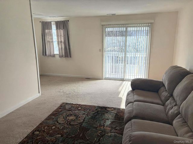 302 Commons Way E, Fishkill, NY 12524