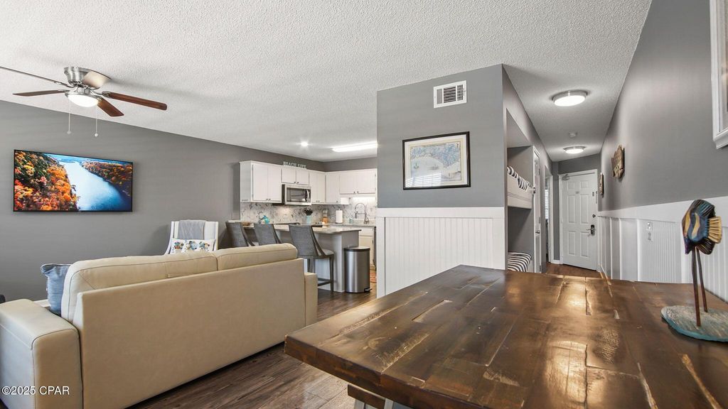 Image 11 of property listing at 17462 Front Beach Road 54204, Panama City Beach, FL 32413