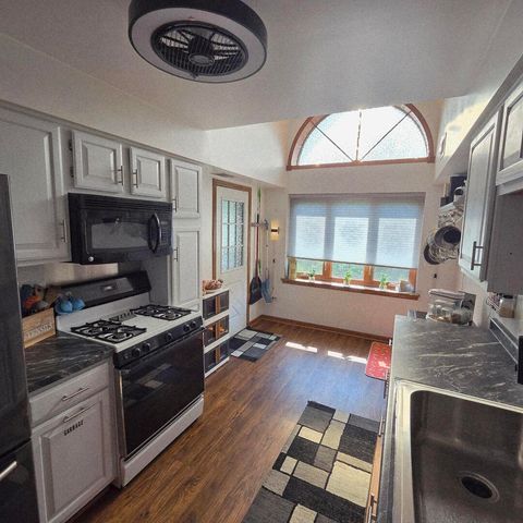 18030 66th Court 2N, Tinley Park, IL 60477