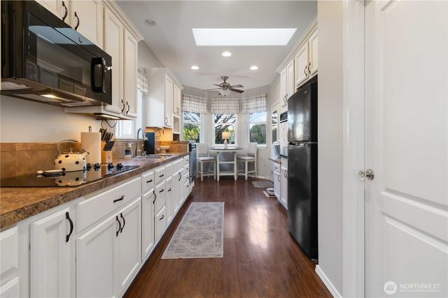 5558 Solo Point Drive, Longview, WA 98632