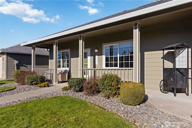 5558 Solo Point Drive, Longview, WA 98632