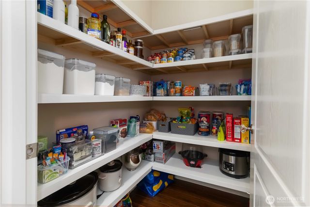 5558 Solo Point Drive, Longview, WA 98632