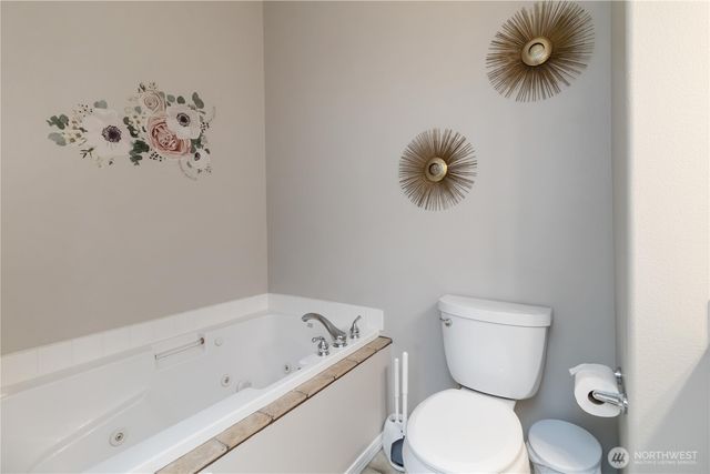 5558 Solo Point Drive, Longview, WA 98632