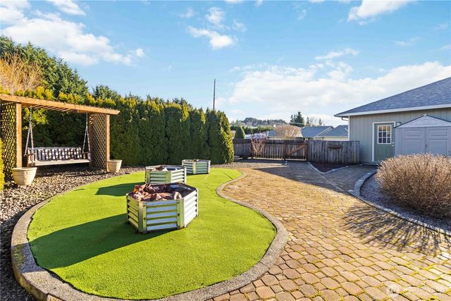 5558 Solo Point Drive, Longview, WA 98632