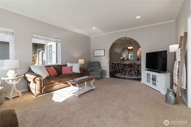 5558 Solo Point Drive, Longview, WA 98632