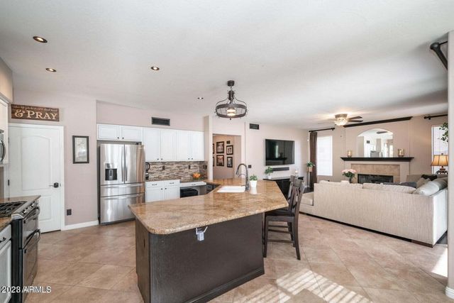 4621 E KIRKLAND Road, Phoenix, AZ 85050