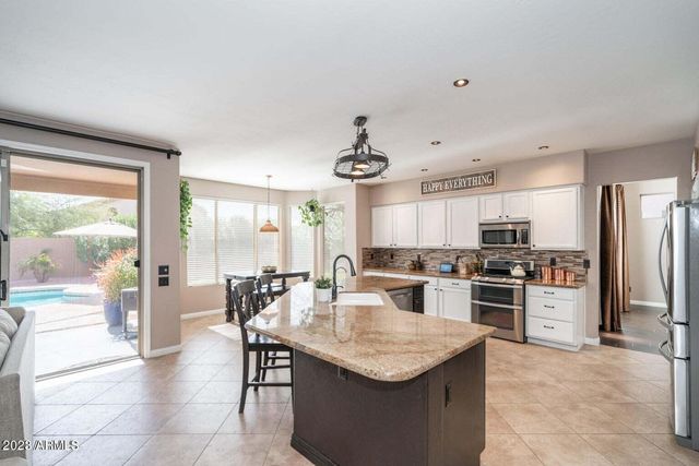 4621 E KIRKLAND Road, Phoenix, AZ 85050