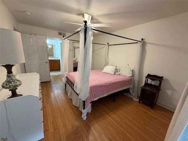 7685 Northcross DR 1106, Austin, TX 78757