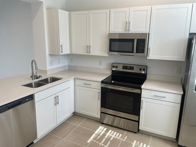 6330 FAIRMONT LANE, Palmetto, FL 34221